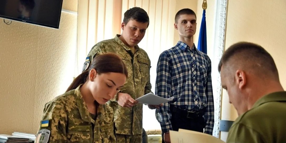 Кабмін доручив перевірити все бронювання та анулювати необгрунтовані відстрочки від мобілізації