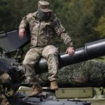 Міноборони закуповує все менше зброї через посередників