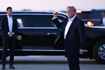 Трамп звільнив від мит смартфони та комп'ютери