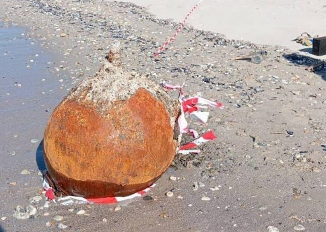 На узбережжі Одещини знешкодили дві морські міни