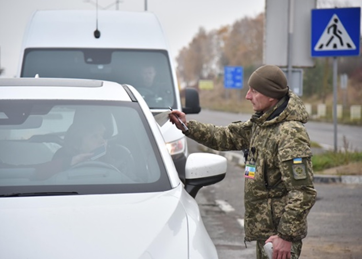 ДПСУ попередила про черги на кордоні
