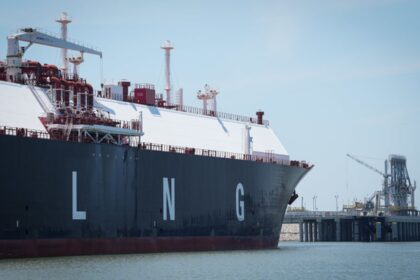 Китай повністю припинив купувати скраплений газ у США - ЗМІ