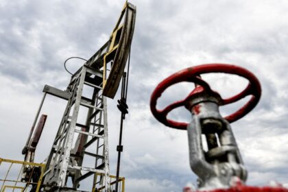 Китай скоротив закупівлі російської нафти на 15%