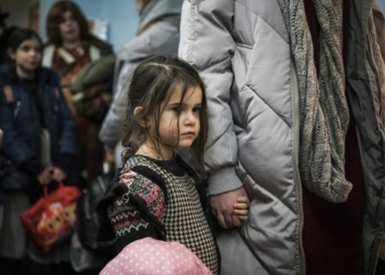 Через війну Україна втратила половину свого дитячого населення - Кулеба