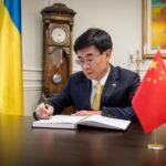 Послу Китаю передали докази військової допомоги Пекіна Росії