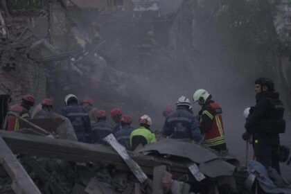 В Києві розбирають завали: підтверджена смерть восьми людей