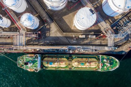Китай рекордно наростив реекспорт газу через низький попит