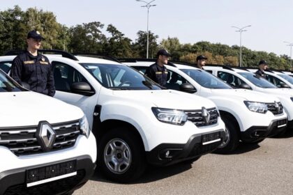 Національна гвардія отримала 60 автівок Renault Duster