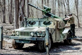 Фото американської легкої САУ 2-CT Hawkeye в Україні