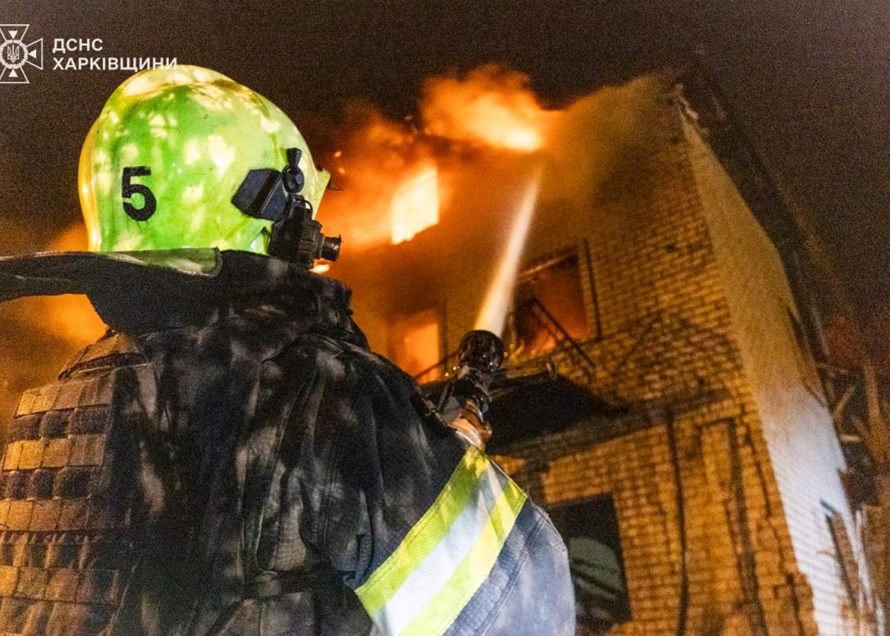 З’явилися фото наслідків атаки на Харків і Дніпро