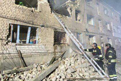 В Запоріжжі витягли з-під завалів людину