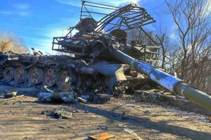 РФ кидає на штурми музейні експонати - журналіст