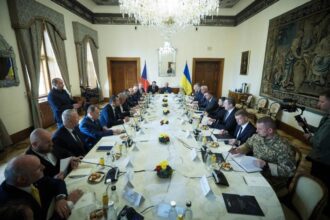 Зеленський зустрівся з керівниками оборонних підприємств Чехії