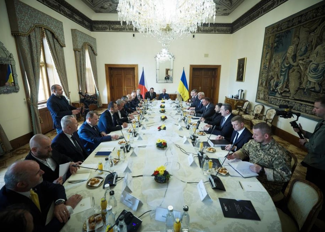 Зеленський зустрівся з керівниками оборонних підприємств Чехії