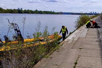 В Києві жінка впала в Дніпро з Пішохідного мосту