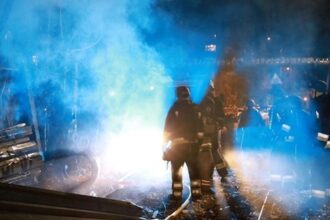 У Запоріжжі 13 прильотів, під завалами люди