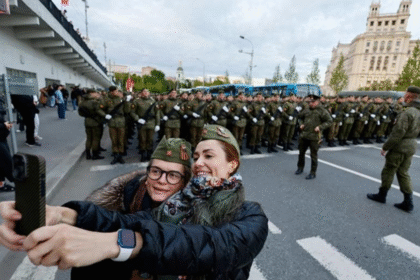 До Москви на парад приїдуть п’ять депутатів Європарламенту - ЗМІ