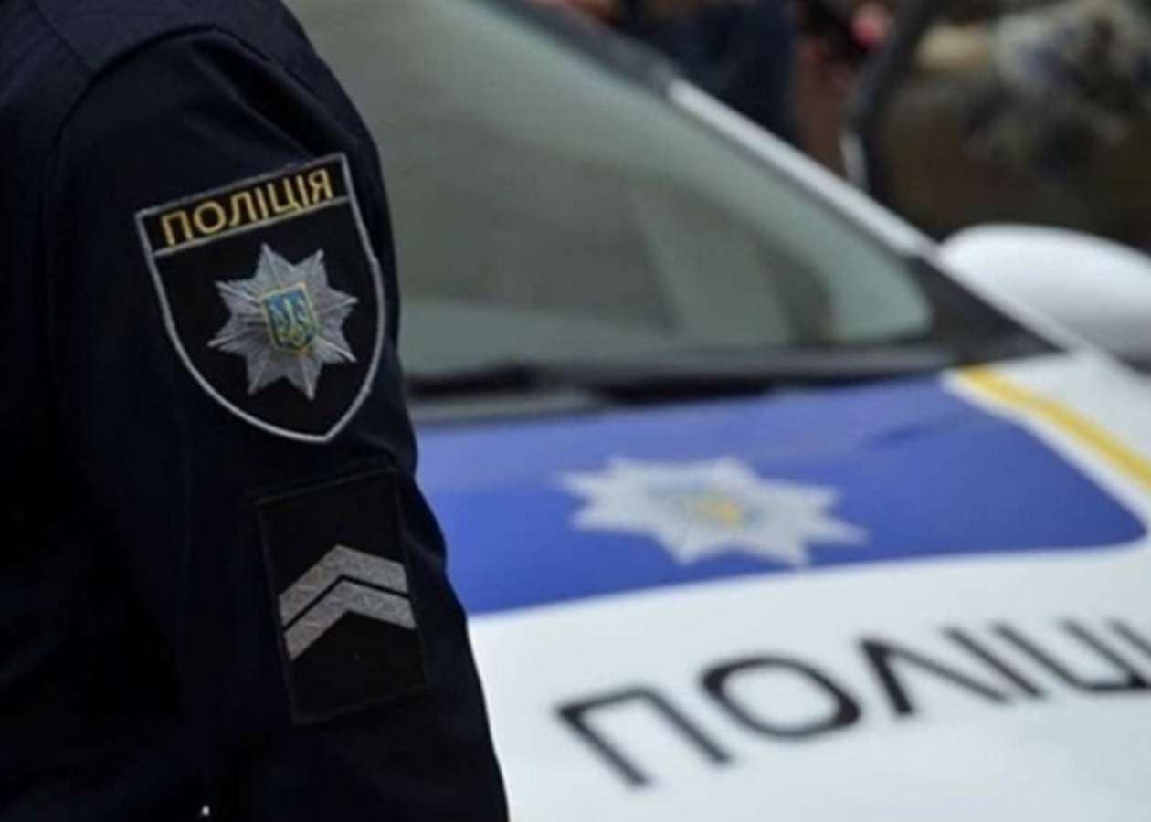 У Рівному школярка після зауваження ударила вчителя циркулем