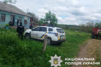На Одещині на дітей обвалилася стіна будівлі: один хлопчик загинув