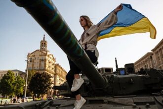 Українці відповіли, чи вірять у перемогу над Росією