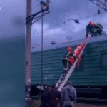 У Хмельницькому хлопця вразило струмом на вагоні