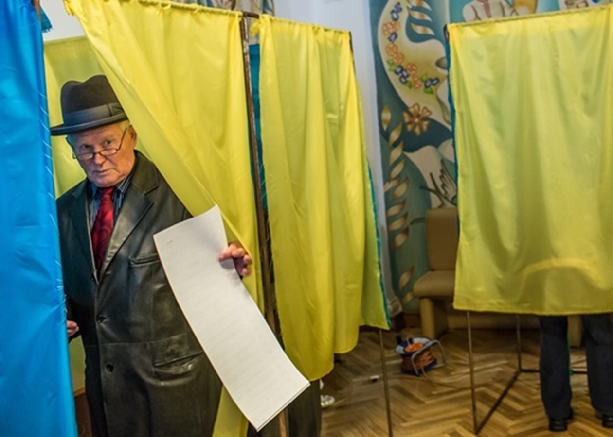 Стало відомо, як ставляться українці до виборів під час перемир'я