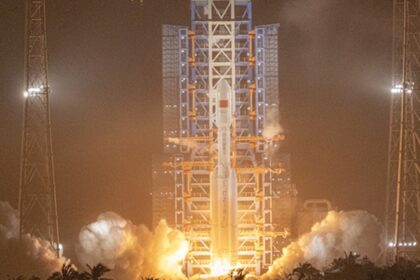 Китайська ракета вивела на орбіту групу апаратів для космічних обчислень