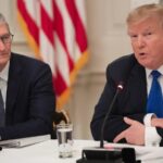 Трамп персонально сказав Тіму Куку, що не хоче виробництва Apple в Індії