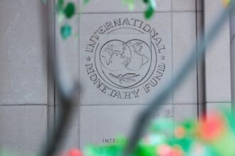 Місія МВФ прибула на переговори у Київ