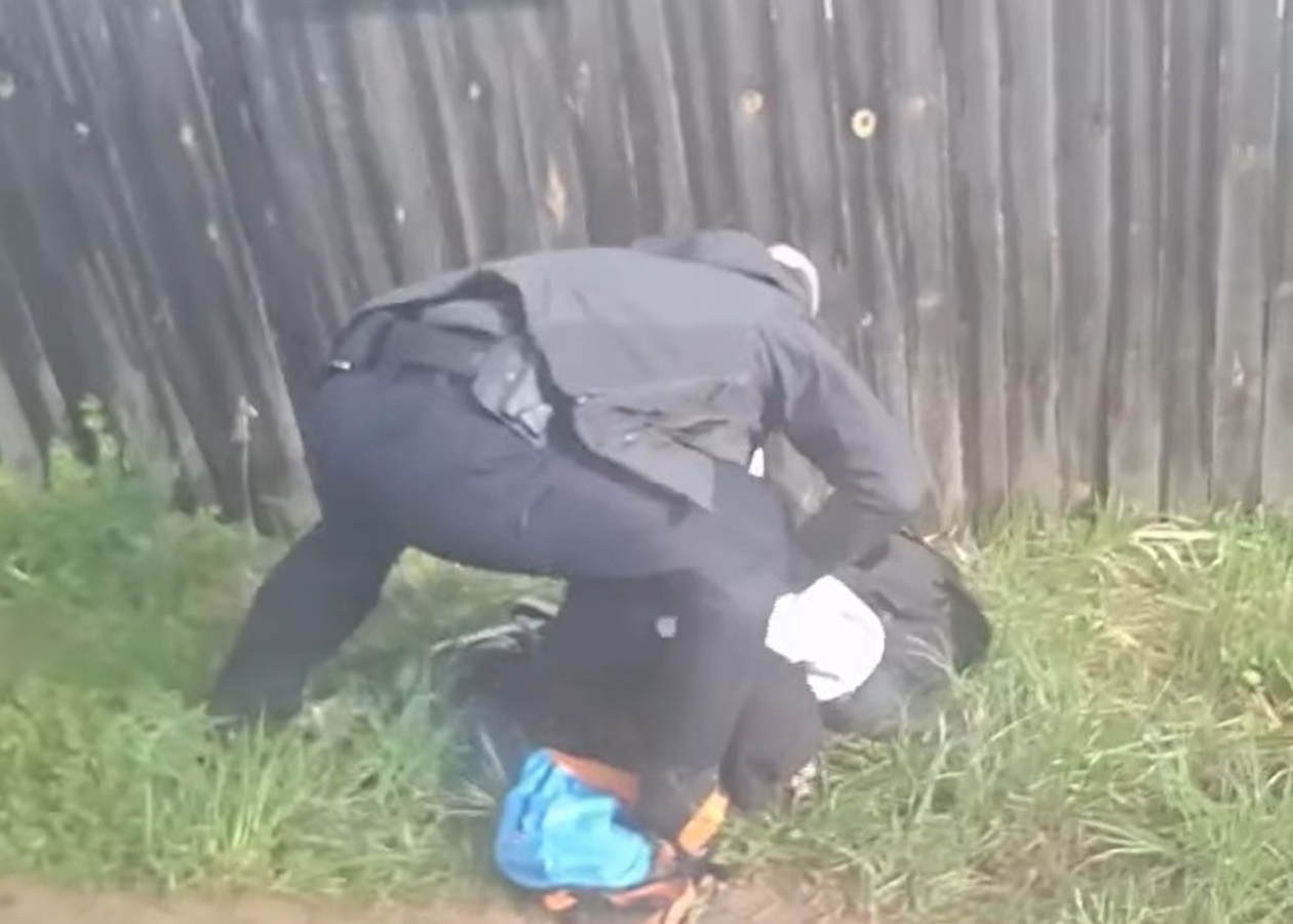 В РФ затримали підлітків за "підготовку підпалу будівлі Міноборони"
