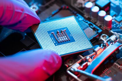 Офіційний імпорт американських процесорів до Росії обвалився на 95%