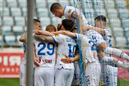 Гідне оновлення емблеми на формі Динамо після 30-го чемпіонства