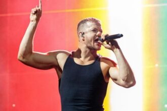 Imagine Dragons підняв прапор України на концерті в Мілані
