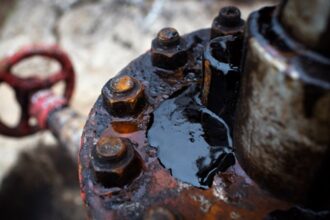 Нафтові доходи Росії впали до дворічного мінімуму