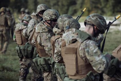 Контракт 18-24: в 28 ОМБр заявили про ажіотаж з-за кордону