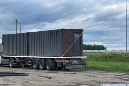 Під Іркутськом кілометрові черги з фур через атаку дронів