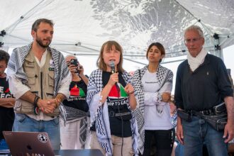 Грета Тунберг вирушила до Гази на вітрильнику з гумдопомогою