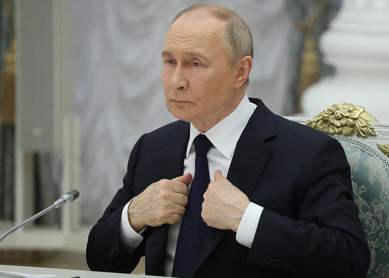 Путін понад добу уникає згадок про удари по авіабазах РФ - ЗМІ