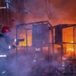 Дрони РФ атакували поштовий термінал у передмісті Харкова, сталась пожежа