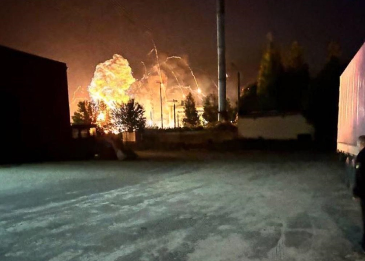 Російські пабліки повідомляють про вибухи в районі аеропорту на Брянщині