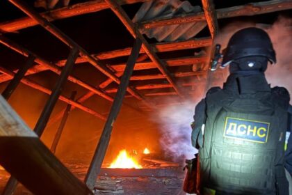 У Чернігові російський дрон впав біля багатоповерхівки