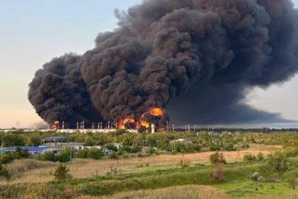 СюжетМінус вертольоти. Нічна атака на авіабази Росії