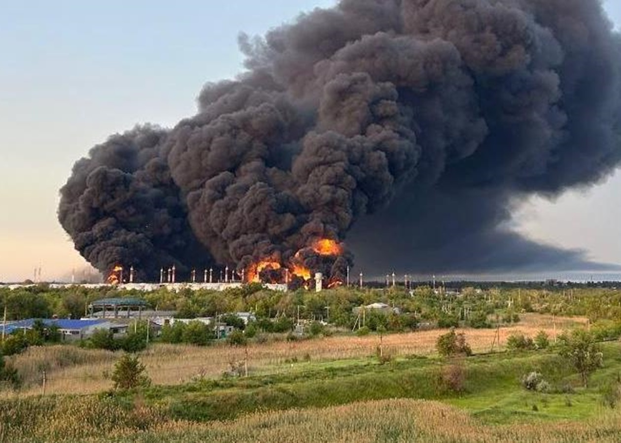 СюжетМінус вертольоти. Нічна атака на авіабази Росії