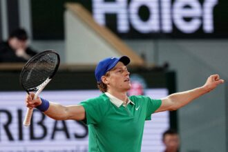 Джокович поступається в півфіналі Ролан Гаррос першій ракетці світу