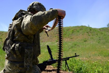 Армія РФ тисне на трьох напрямках - Генштаб