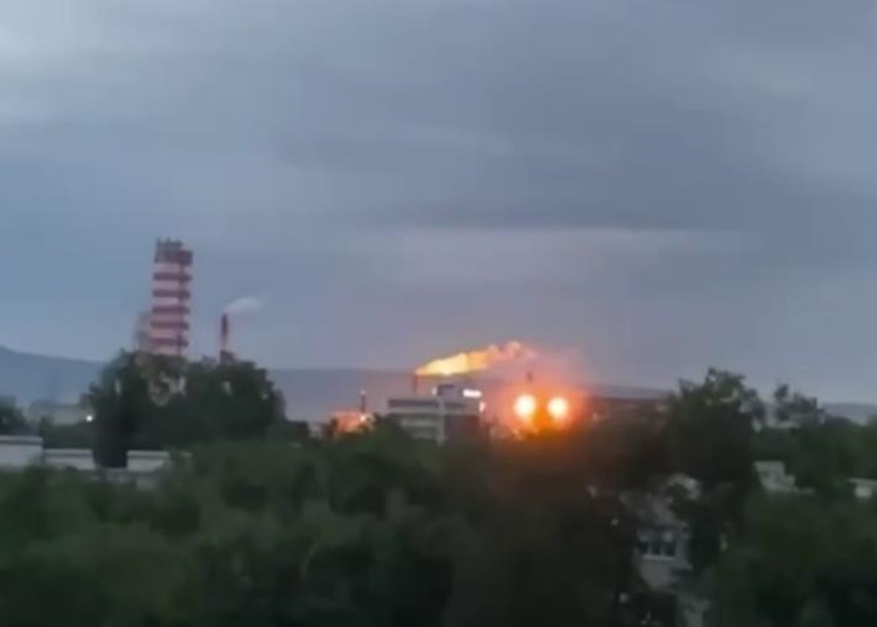 У РФ БПЛА атакували завод Азот