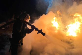 Атака на Київ: у місті здійнялися пожежі, є перебої з електрикою