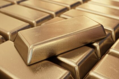 Центробанки скуповують золото рекордними темпами