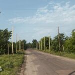 На Сумщині над дорогами натягують антидронові сітки