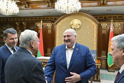 Келлог зустрівся з Лукашенко у Мінську